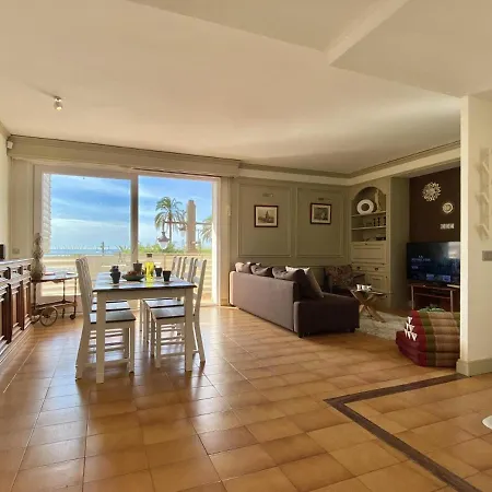 Casa Del Mar * シッチェス